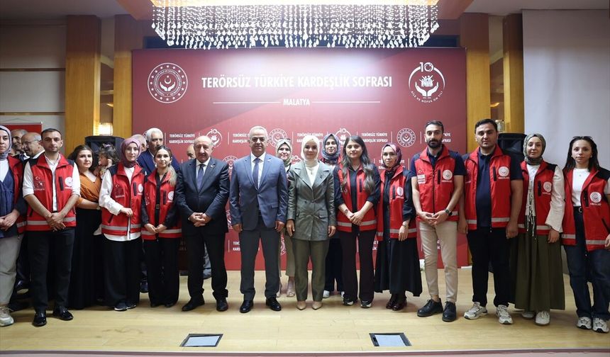 Bakan Göktaş, Malatya'da 'Terörsüz Türkiye Kardeşlik Sofrası'nda konuştu: