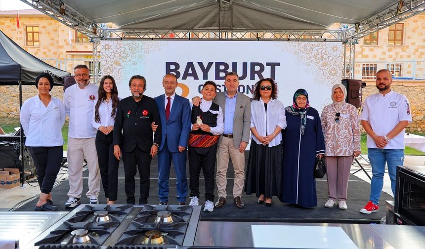 Bayburt'ta '2. Gastronomi Festivali'nde yöresel lezzetler yarıştı