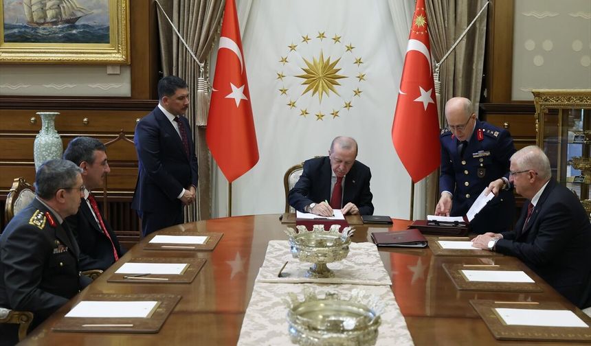 Cumhurbaşkanı Erdoğan başkanlığındaki Yüksek Askeri Şura toplantısı sona erdi