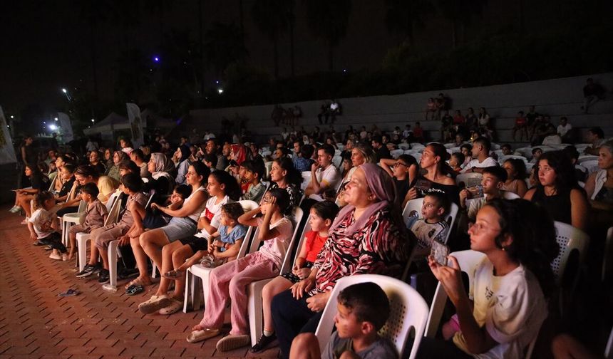 Hatay'da 'Enerjimi Koruyorum' çocuk tiyatrosu izleyiciyle buluştu