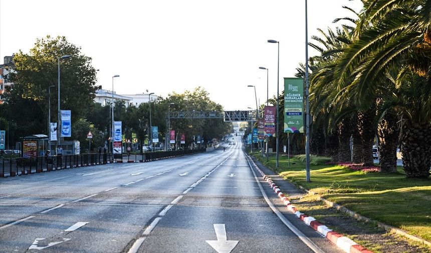 İstanbul'da Zafer Bayramı provası nedeniyle bazı yollar trafiğe kapatıldı