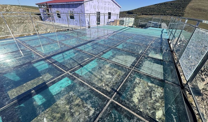 Ardahan'da Şeytan Kalesi manzaralı kafeteryanın geliri kız öğrencilere burs olacak