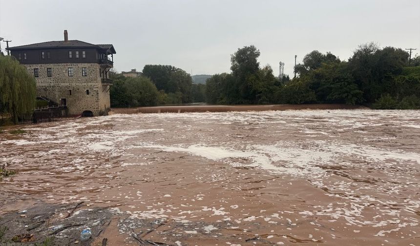 Bartın Irmağı'nda suyun köpürmesine ilişkin inceleme başlatıldı