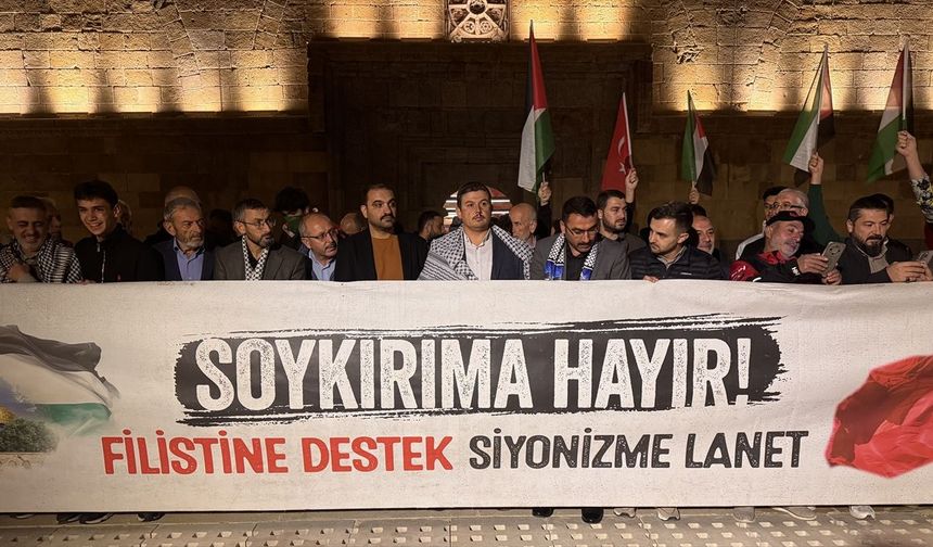 İsrail'in Gazze'de uyguladığı soykırım Niğde ve Kırşehir'de protesto edildi