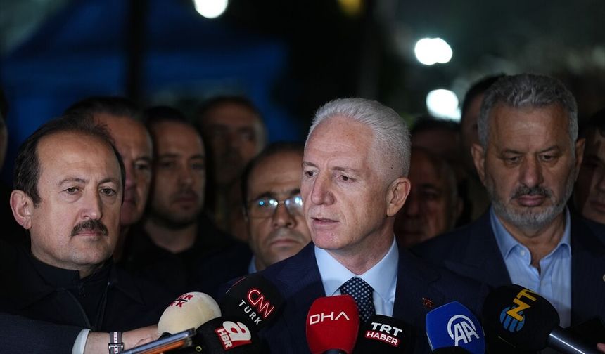 İstanbul Valisi Gül'den Maltepe'de kısmen çöken binadaki arama kurtarma çalışmalarına ilişkin açıklama: