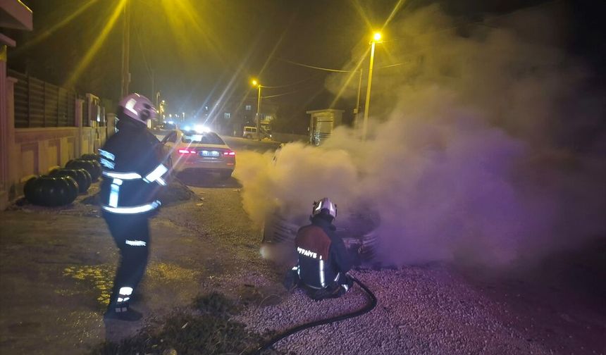 Mardin'de park halindeki otomobilde çıkan yangın söndürüldü