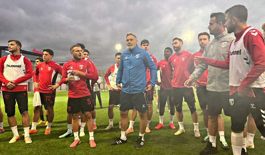 Samsunspor, Trabzonspor maçının hazırlıklarına taraftar desteği ile devam etti