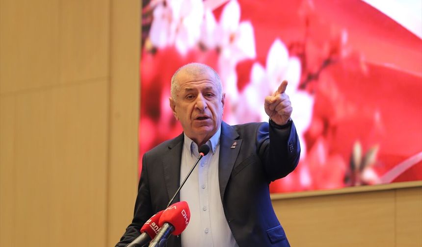 Zafer Partisi Genel Başkanı Özdağ, Antalya'da partililerle buluştu