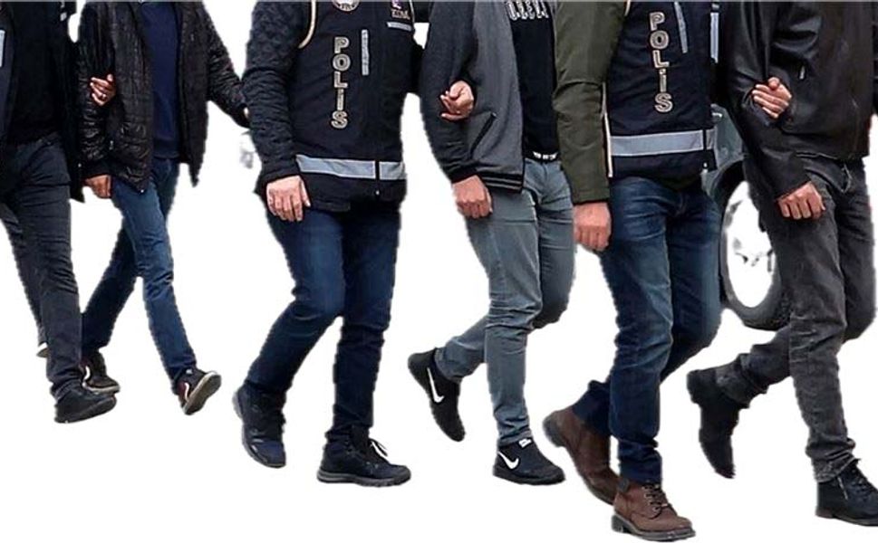 İstanbul merkezli 11 ildeki FETÖ operasyonunda yakalanan 52 vergi müfettişi tutuklandı