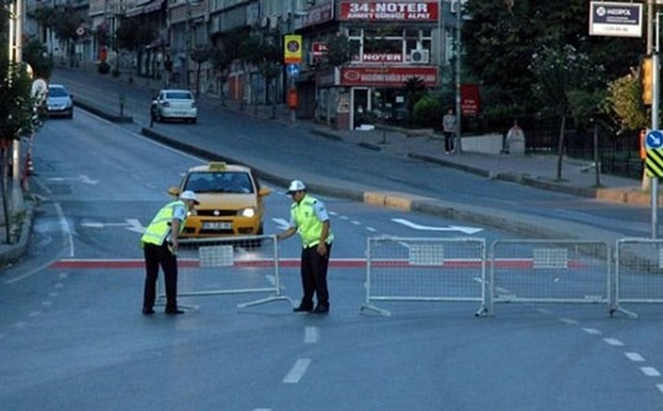 İstanbul'da bazı yollar trafiğe kapatıldı