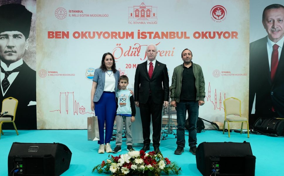 İstanbul'da "Aileler Yarışıyor" kitap okuma yarışmasının ödül töreni düzenlendi