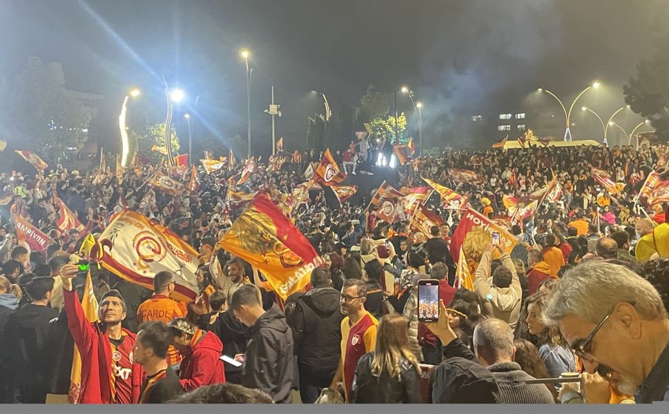 Sakarya ve çevre illerde Galatasaray'ın Süper Lig şampiyonluğu kutlandı