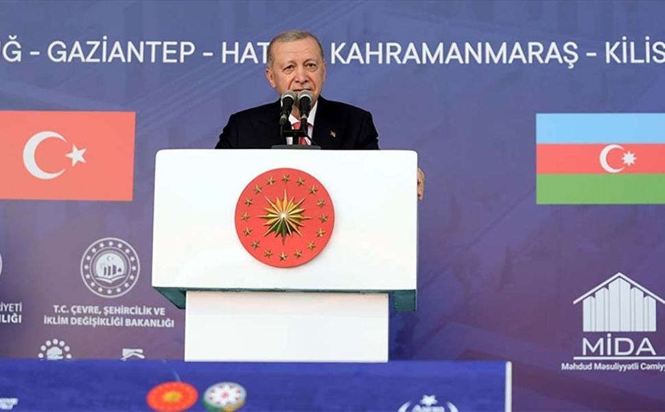 Cumhurbaşkanı Erdoğan: En kısa sürede asrın felaketinin şehirlerimizde açtığı yaraları sarmanın derdindeyiz