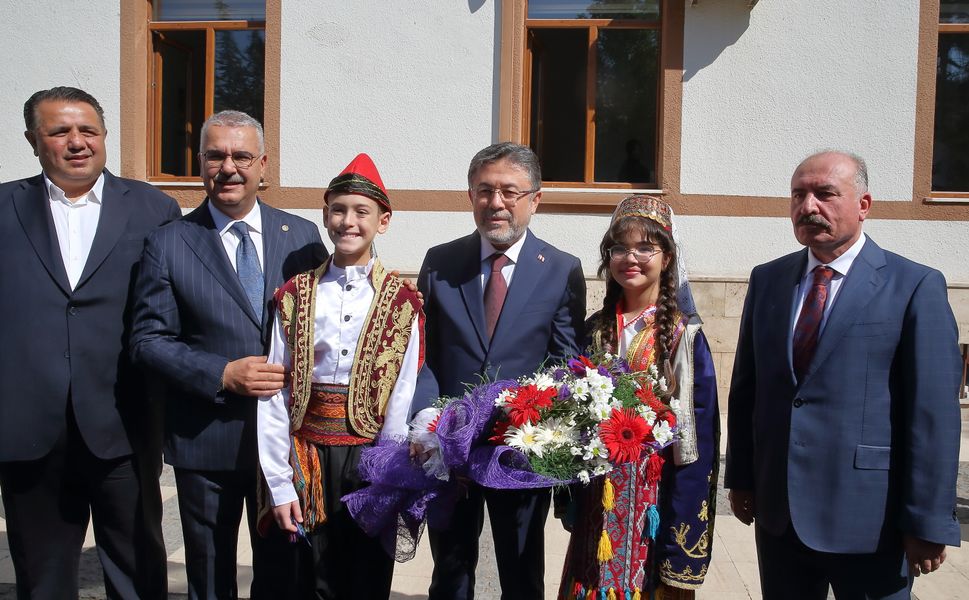 Tarım ve Orman Bakanı Yumaklı, Çorum'da ziyaretlerde bulundu