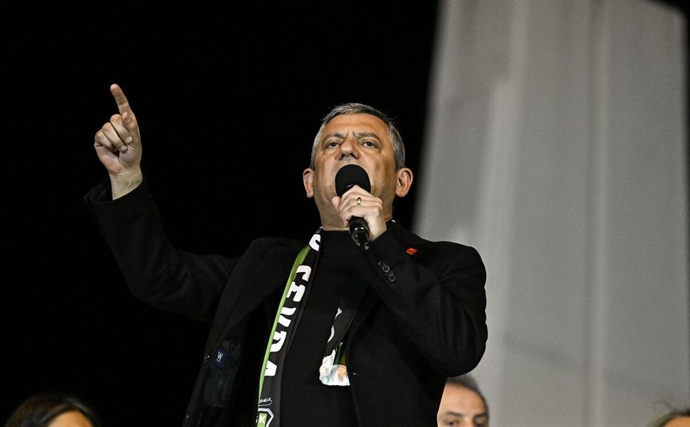 CHP Genel Başkanı Özel, partisinin Bakırköy mitingine katıldı