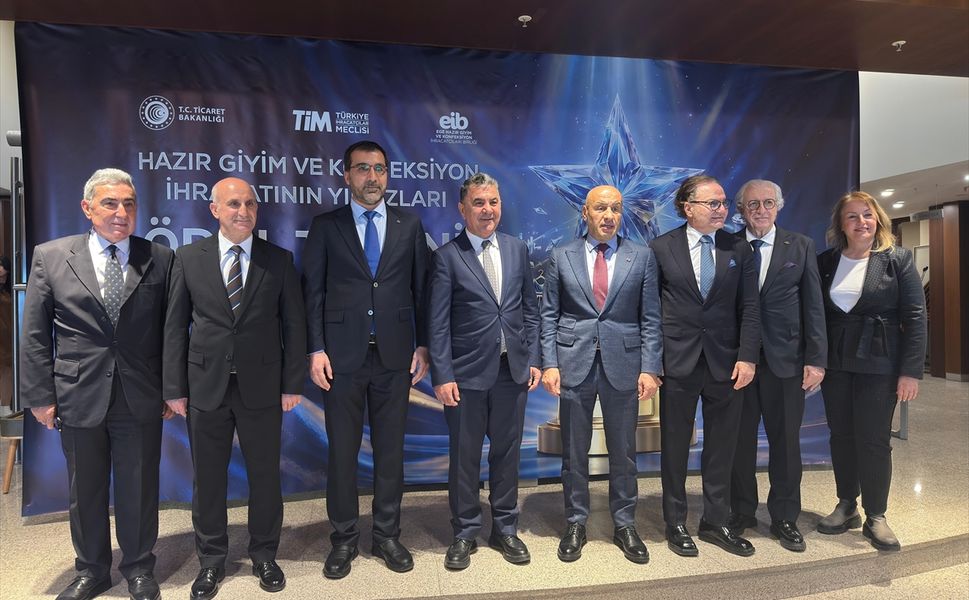 Ege'de en fazla hazır giyim ihracatı yapan firmalar ödüllendirildi