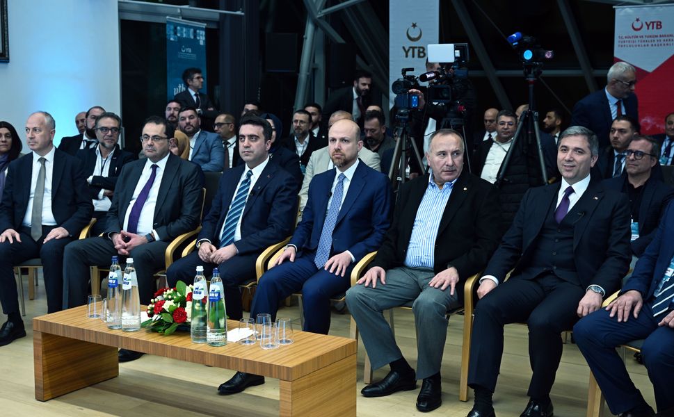 YTB, Brüksel'de Türk toplumunun başarı hikayelerinin ele alındığı panel düzenledi