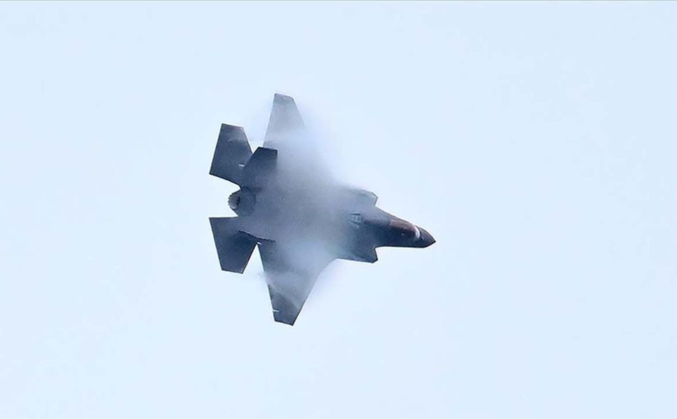 ABD'ye ait F-35 uçağı, İran semalarında hasar aldı ve acil iniş yaptı