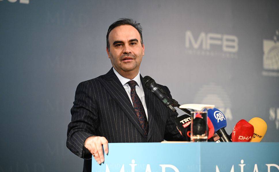 Sanayi ve Teknoloji Bakanı Kacır, MİAD'ın iftar programında konuştu: