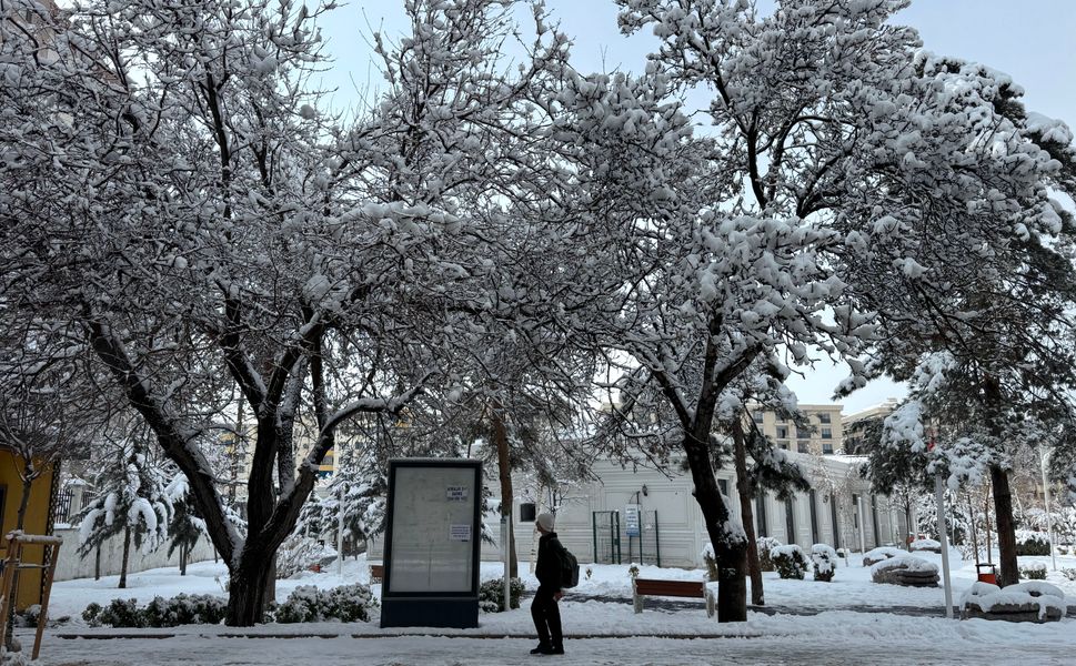 Van, Muş, Bitlis ve Hakkari'de 758 yerleşim yerine ulaşım sağlanamıyor