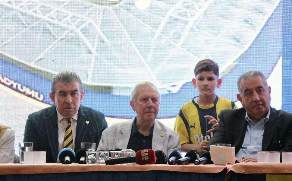 Aziz Yıldırım Kocaeli'de Fenerbahçelilerle buluştu: