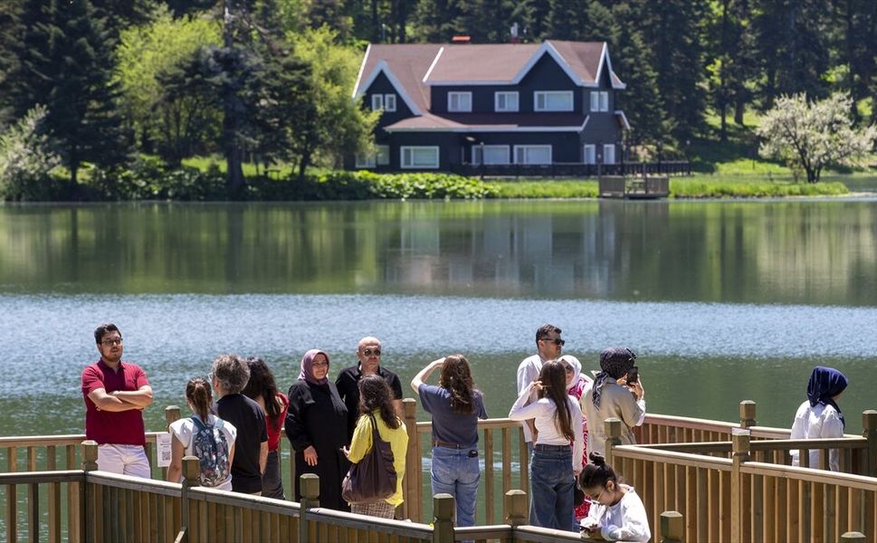 Bayramda doğayla buluşmak isteyenlerin adresi Gölcük Tabiat Parkı oldu
