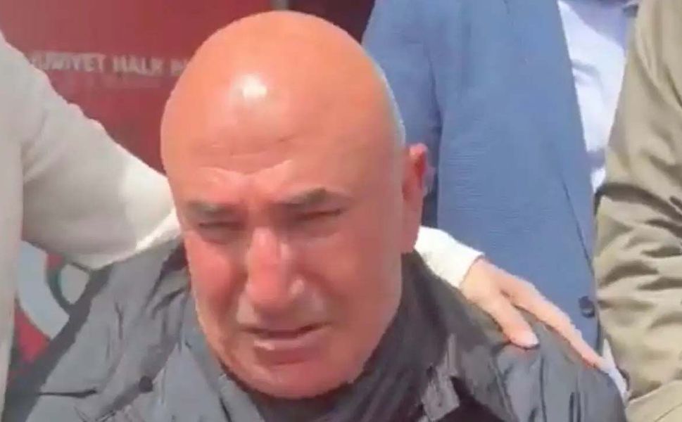 CHP Genel Merkezi’ne polis müdahalesinin ardından Mahmut Tanal gözyaşlarını tutamadı