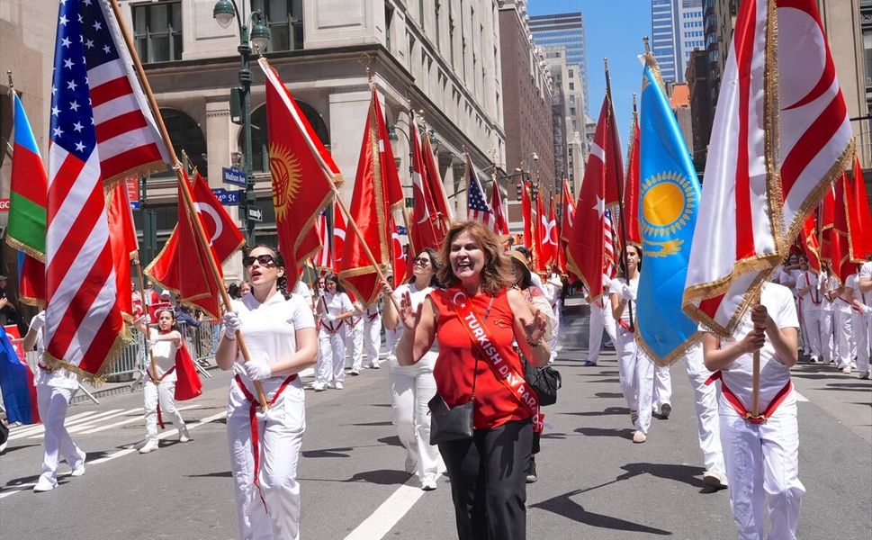 New York'ta 43. Türk Günü Yürüyüşü coşkuyla kutlandı