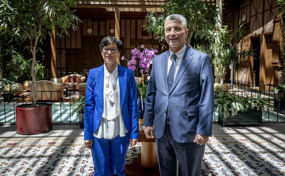Bakan Bolat, AB'nin Genişlemeden Sorumlu Komiseri Kos ile görüştü: