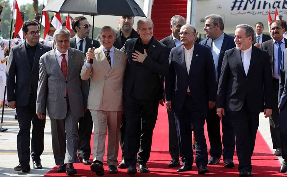 İran Cumhurbaşkanı Pezeşkiyan Pakistan'da