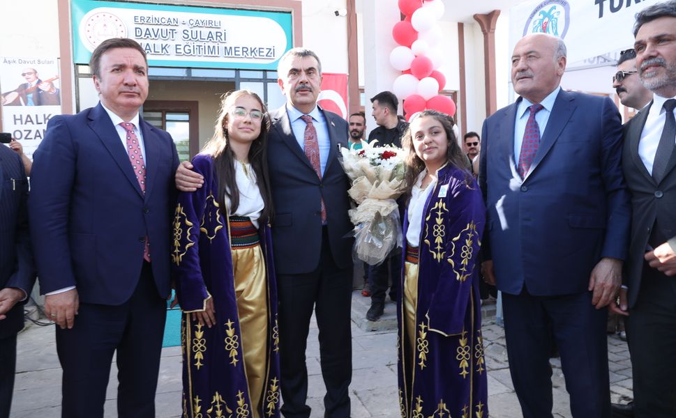 Milli Eğitim Bakanı Tekin, Erzincan'da halk eğitim merkezinin açılışında konuştu: