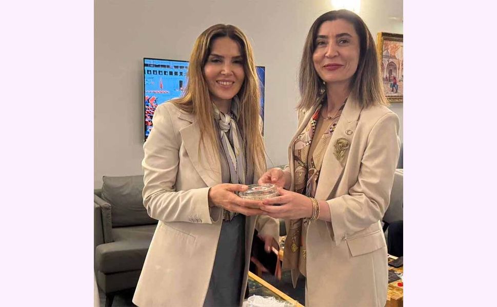 TBMM'de milletvekillerine aşure ikram edildi