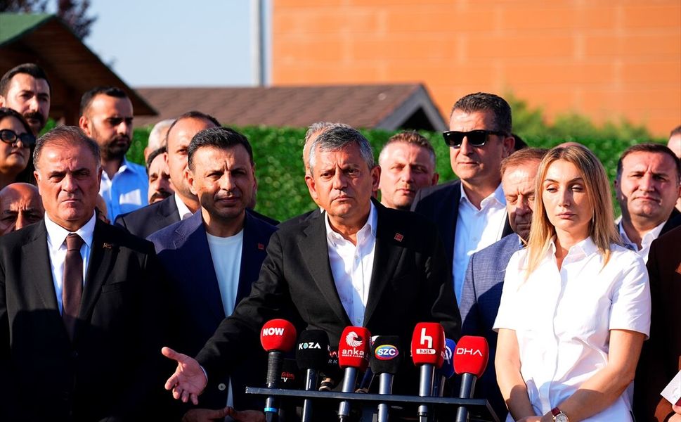 CHP Grup Başkanı Özgür Özel, Silivri'de konuştu