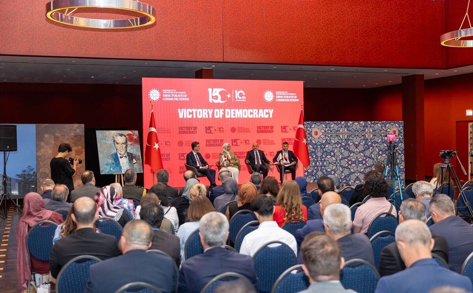 İletişim Başkanlığınca Berlin'de 'Milli İrade ve Demokratik Direnç: 10. Yılında 15 Temmuz' paneli düzenlendi