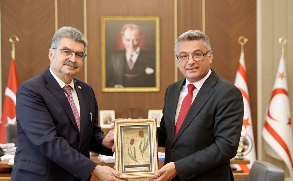 KKTC Cumhurbaşkanı Erhürman, Türkiye-KKTC Parlamentolar Arası Dostluk Grubu heyetini kabul etti