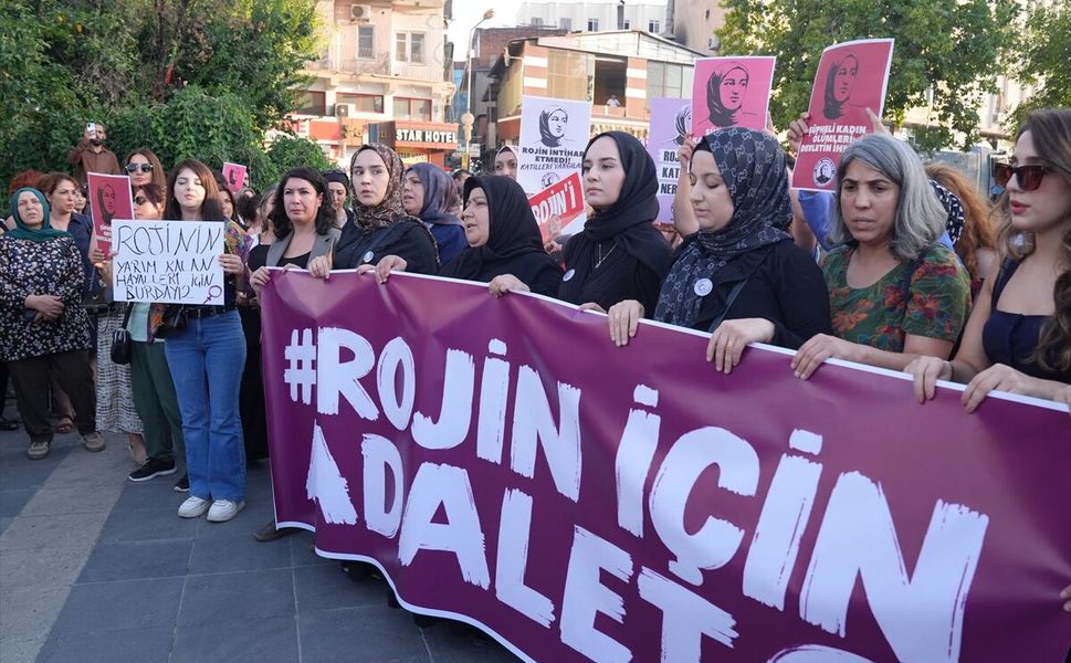 Rojin Kabaiş'in ölümünün ikinci yılında Diyarbakır'da yürüyüş düzenlendi