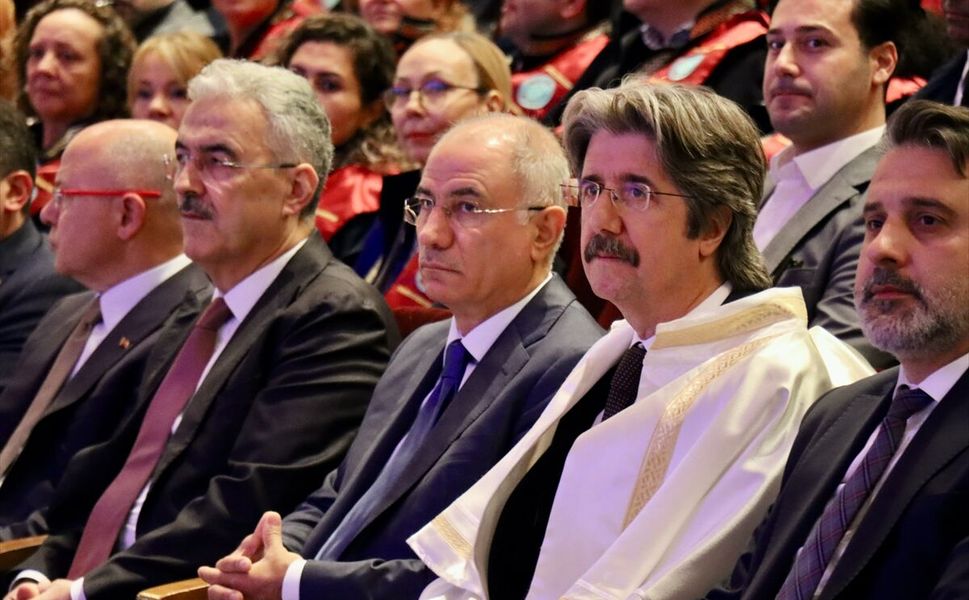 AK Parti Genel Başkanvekili Ala Bursa Uludağ Üniversitesinin akademik yıl açılışında konuştu: