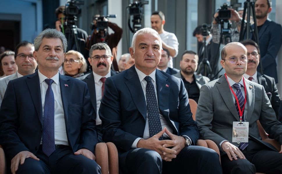 Atatürk'ün eseri 'Nutuk' sekiz dilde dünyaya ulaşacak