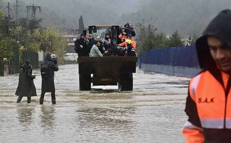 İstanbul'da şiddetli yağışın olumsuz etkileri sürüyor