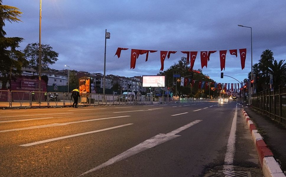 İstanbul'da Cumhuriyet Bayramı tören provası nedeniyle bazı cadde ve yollar trafiğe kapatıldı