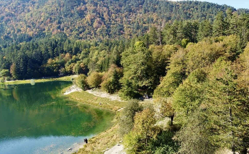 Sülüklü Göl Tabiat Parkı sonbahar renklerine büründü
