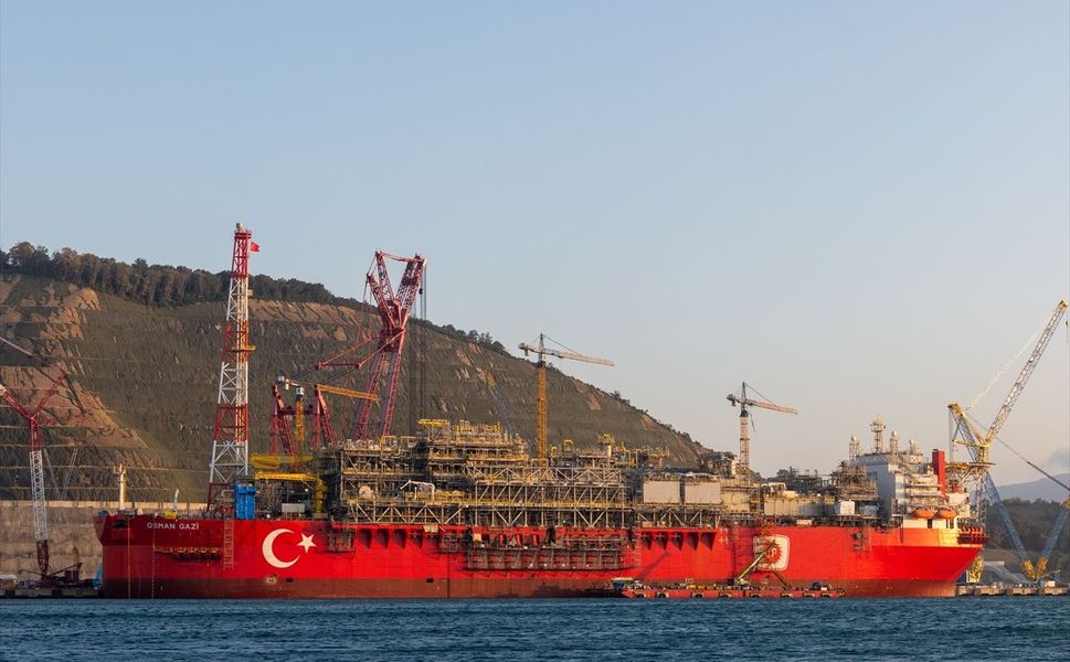 Türkiye'nin ilk yüzer üretim platformu Osman Gazi görev yerine uğurlanıyor