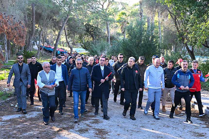 Antalyada Topcu Yuzbası Mustafa Ertugrul Aker Anıldı 1