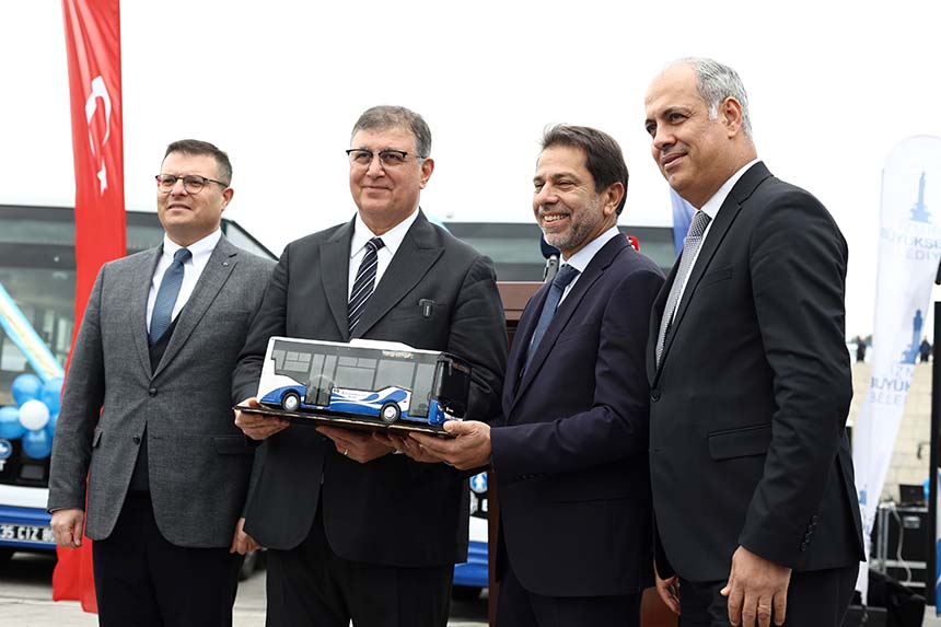 Eshot Genel Müdürü Övünç Özgen İzmir Büyükşehir Belediye Başkanı Cemil Tugay Anadolu Isuzu Yurtiçi Satış Direktörü Yusuf Teoman Anadolu Isuzu Otobüs Satış Müdürü Murat Küçük 150111832