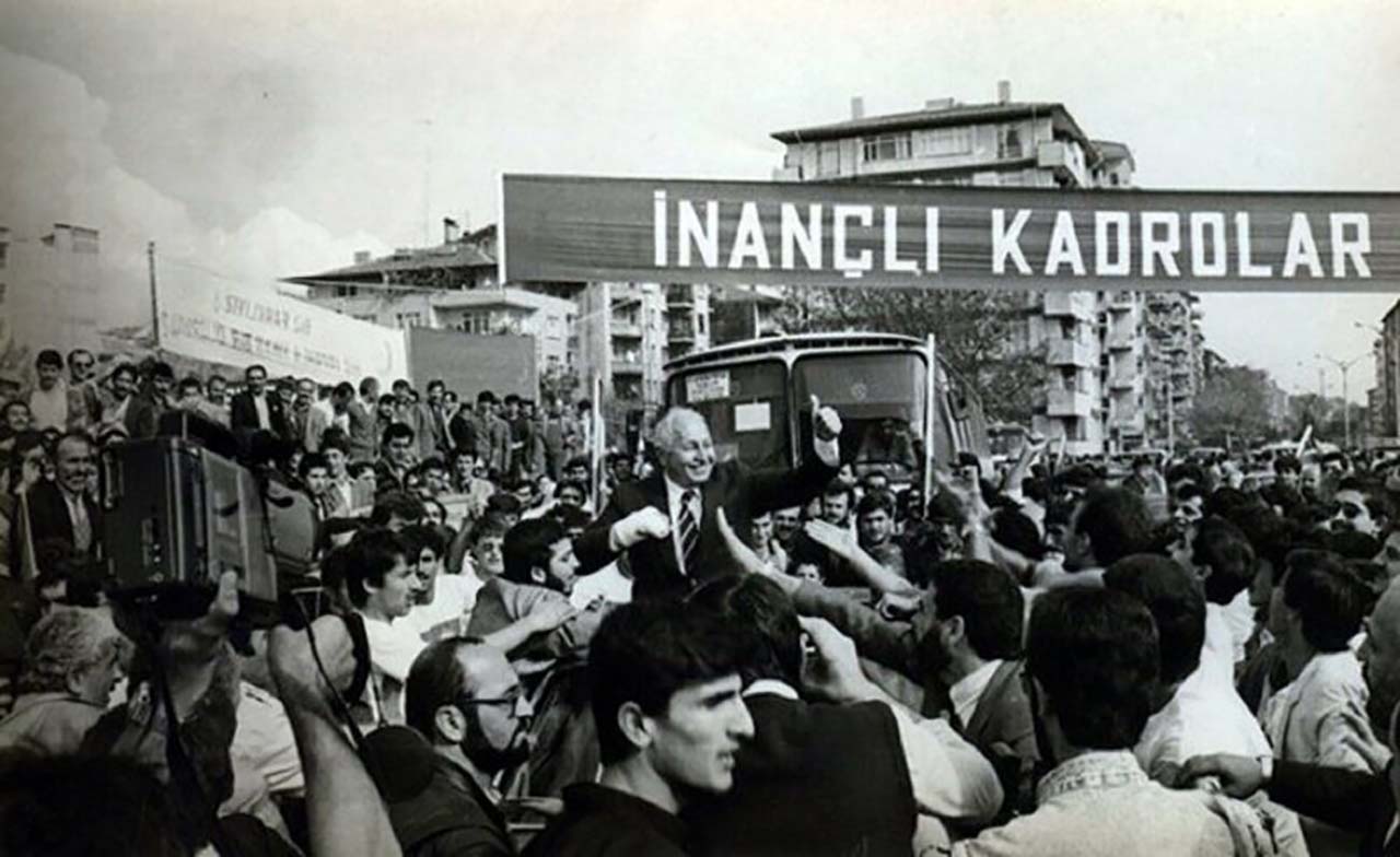 Erbakan Miting Esnasında