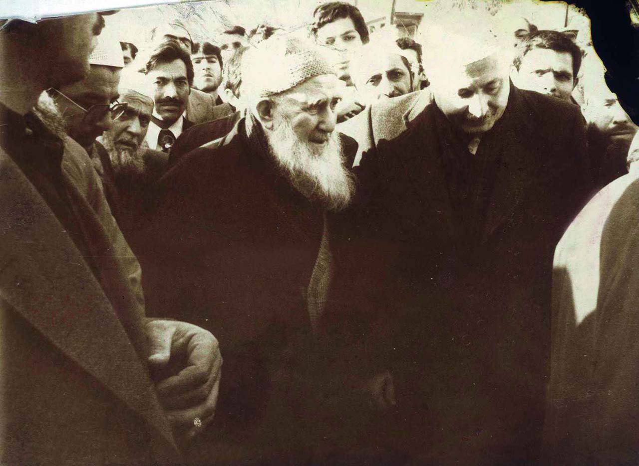 Merhum Başbakan Necmettin Erbakan İskenderpaşa Şeyhi Merhum Mehmet Zahit Kotku Ile Birlikte