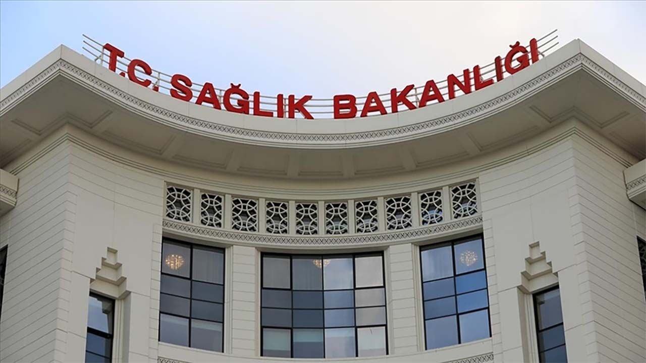 Hantavirüs vakası görülen gemideki 3 Türk vatandaşı yarın Türkiye'ye getirilecek