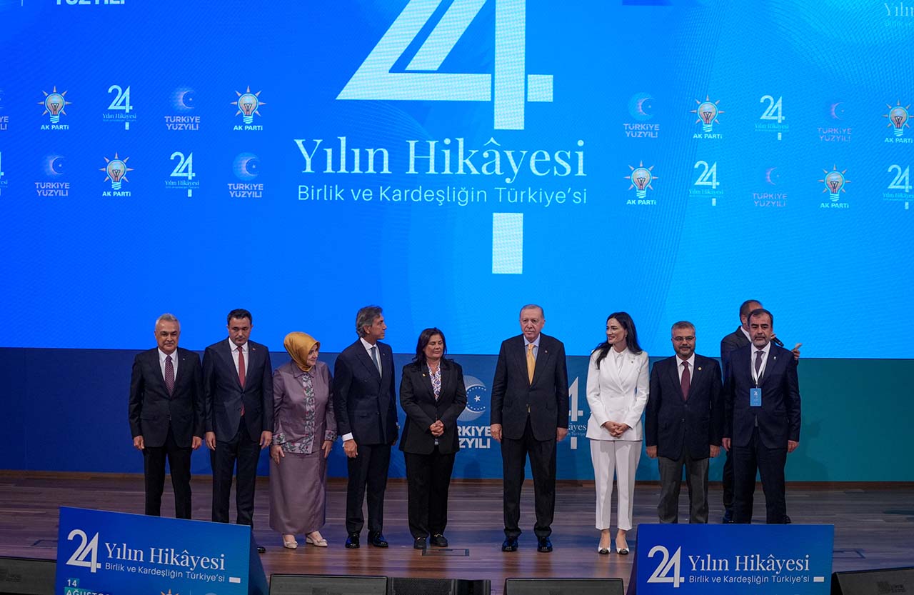 Özlem Çerçioğlu3