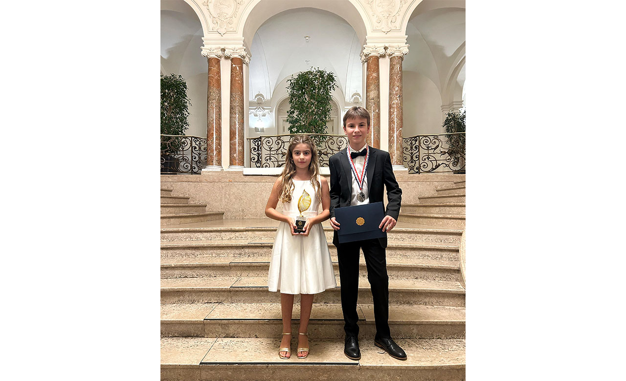 Yaz Akay Rüzgar Deniz Bilen