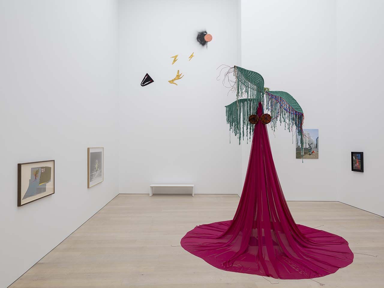 Nilbar Güreş Kadife Bakış